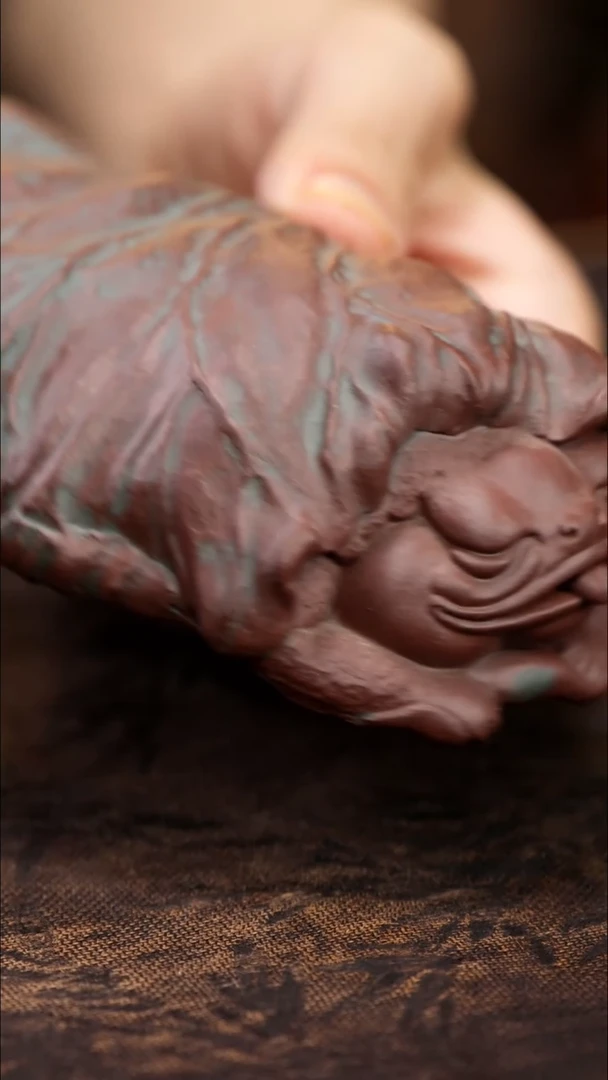 紫砂茶宠紫砂荷叶金蟾