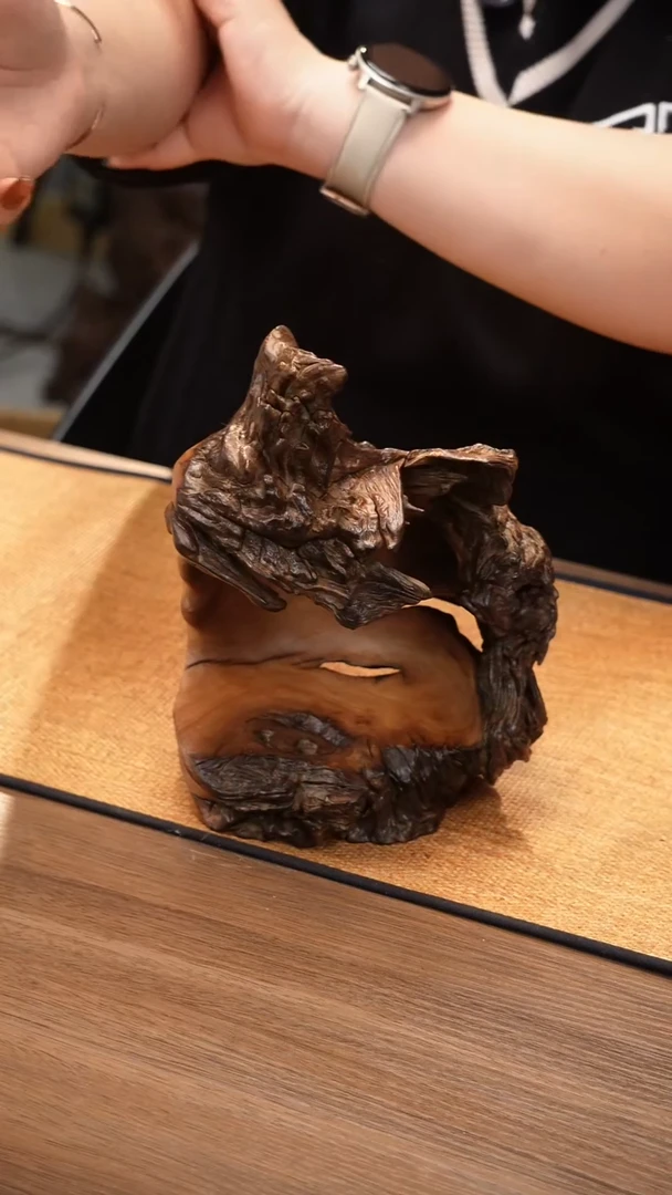 32号云小屋铁梨木佛龛