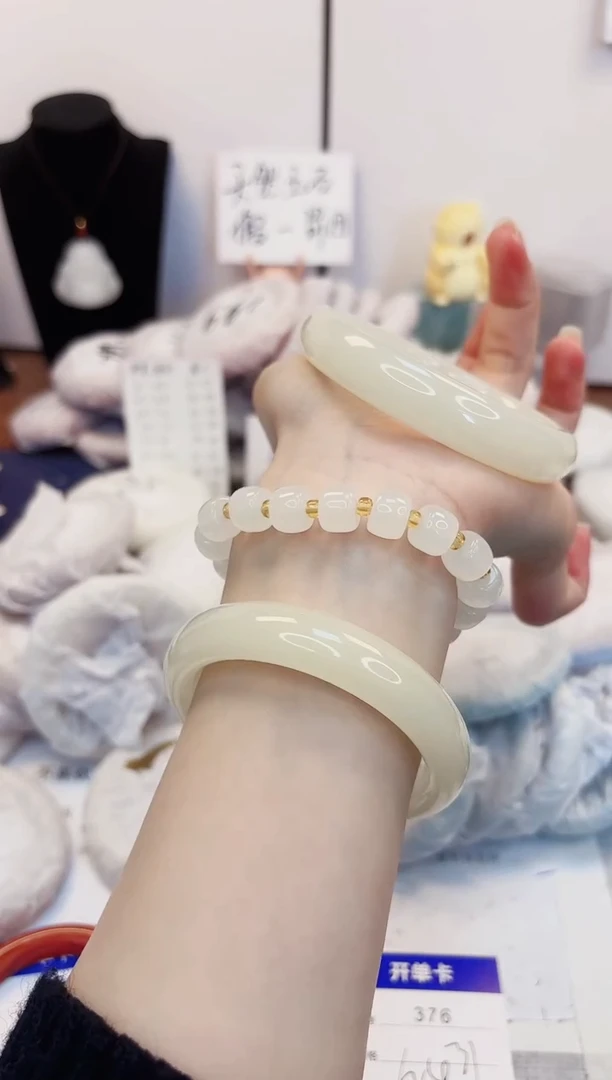 【闪购商品】石英质玉手镯未镶嵌376-玉兰白圈口62