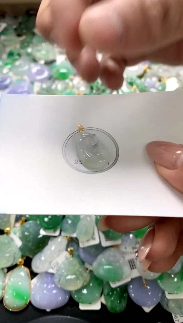 颈饰18K金镶嵌翡翠11111111111111111