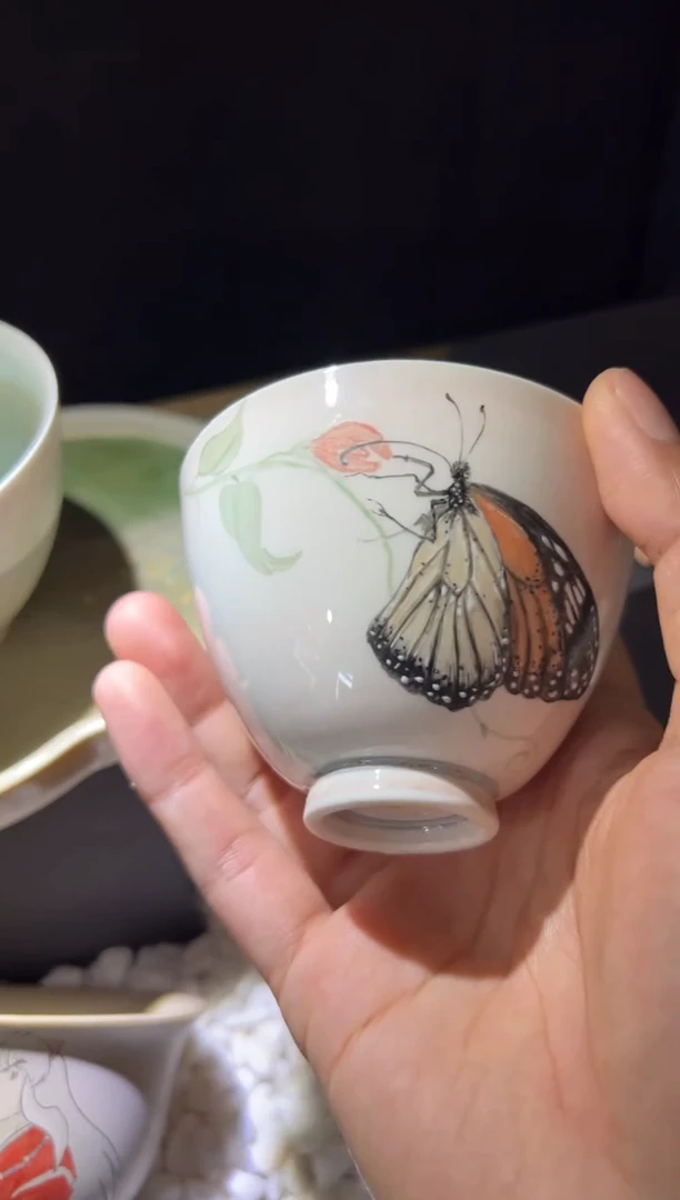 拾泥手绘蝶恋花杯