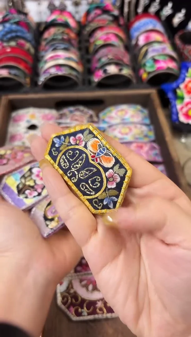 织绣小**?艺枝独绣老绣饰品30