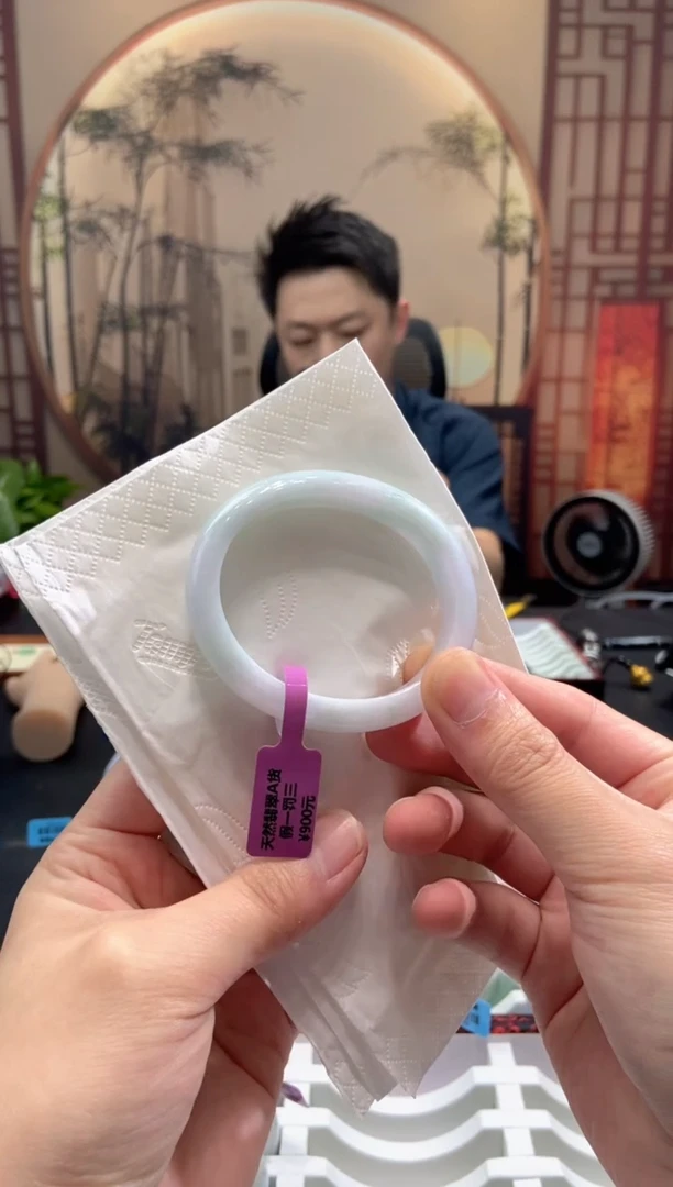 未镶嵌手镯翡翠晴****…00078183