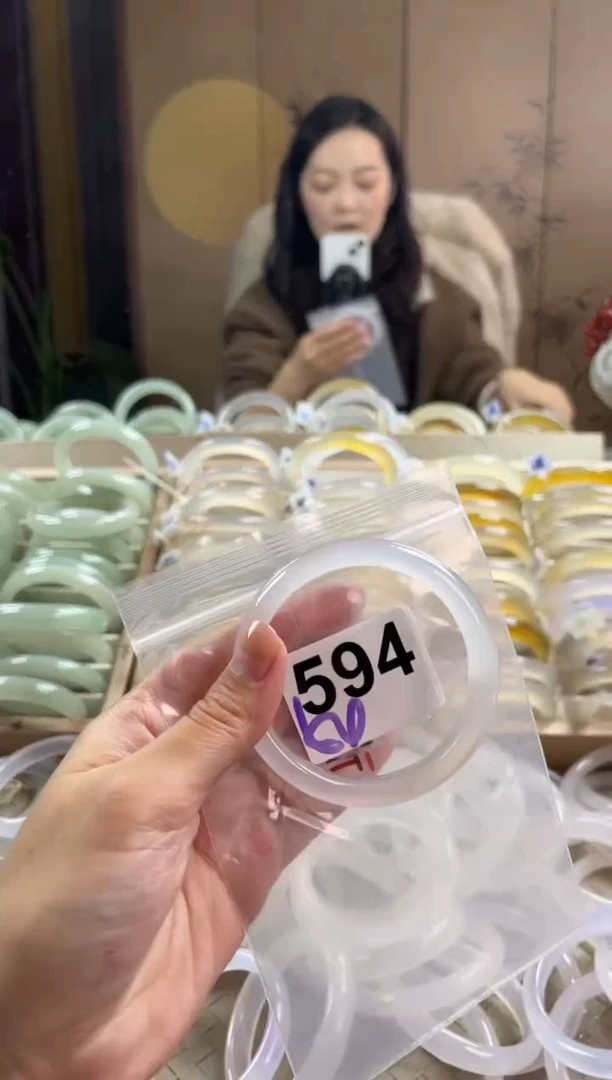 手镯玛瑙/玉髓未镶嵌594