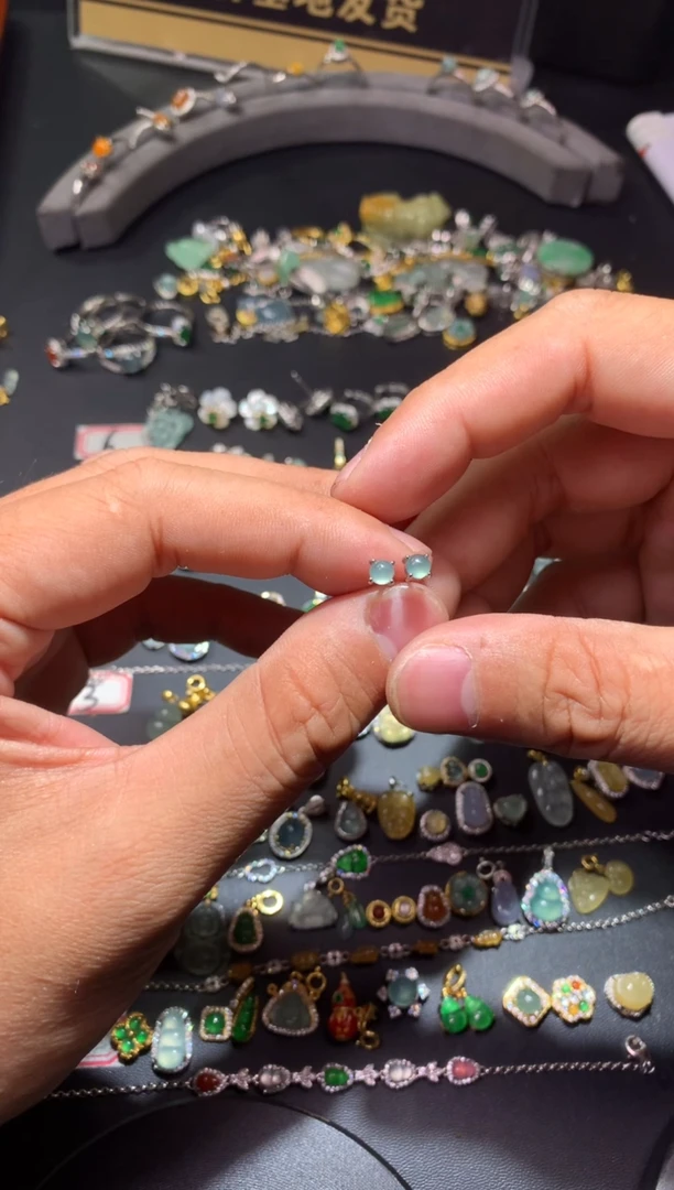 吊坠(不含链)未镶嵌翡翠1