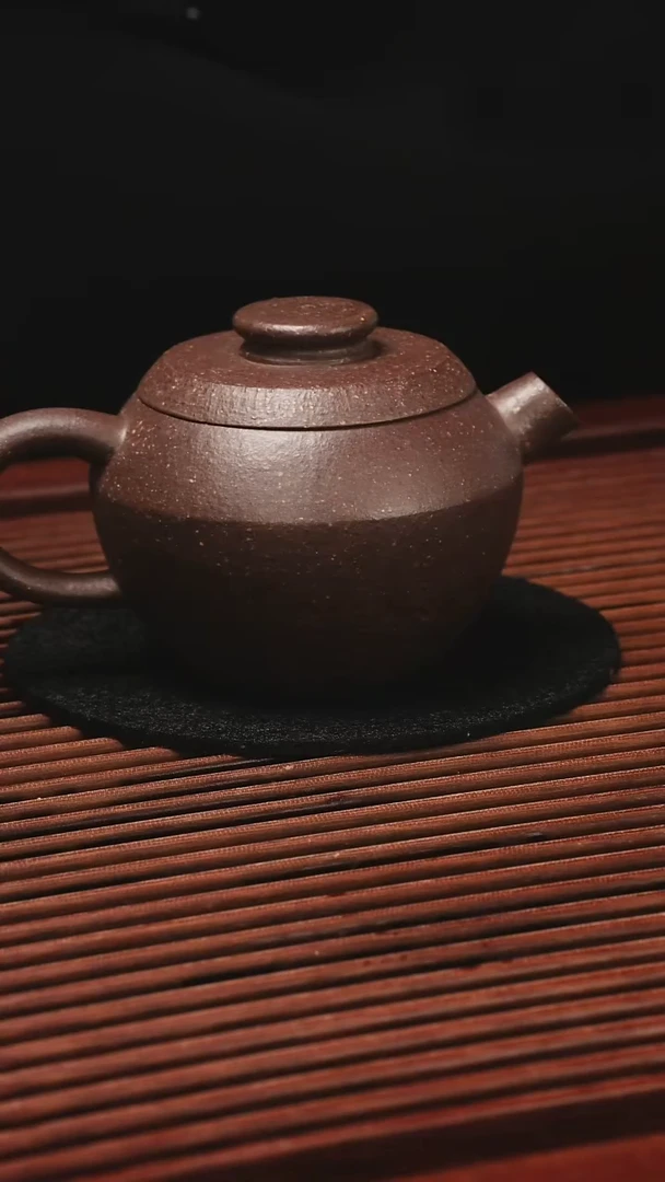 茶壶紫砂170CC天很热闹