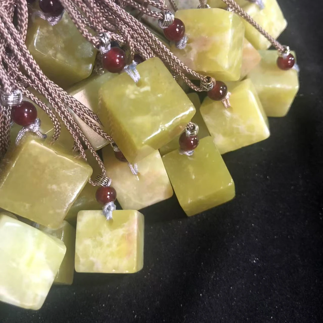 玉水阁天然岫玉小挂件多样性发一个