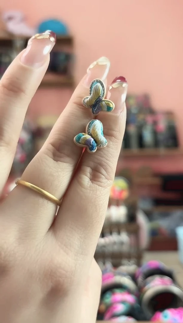 织绣艺枝独绣手工饰品95