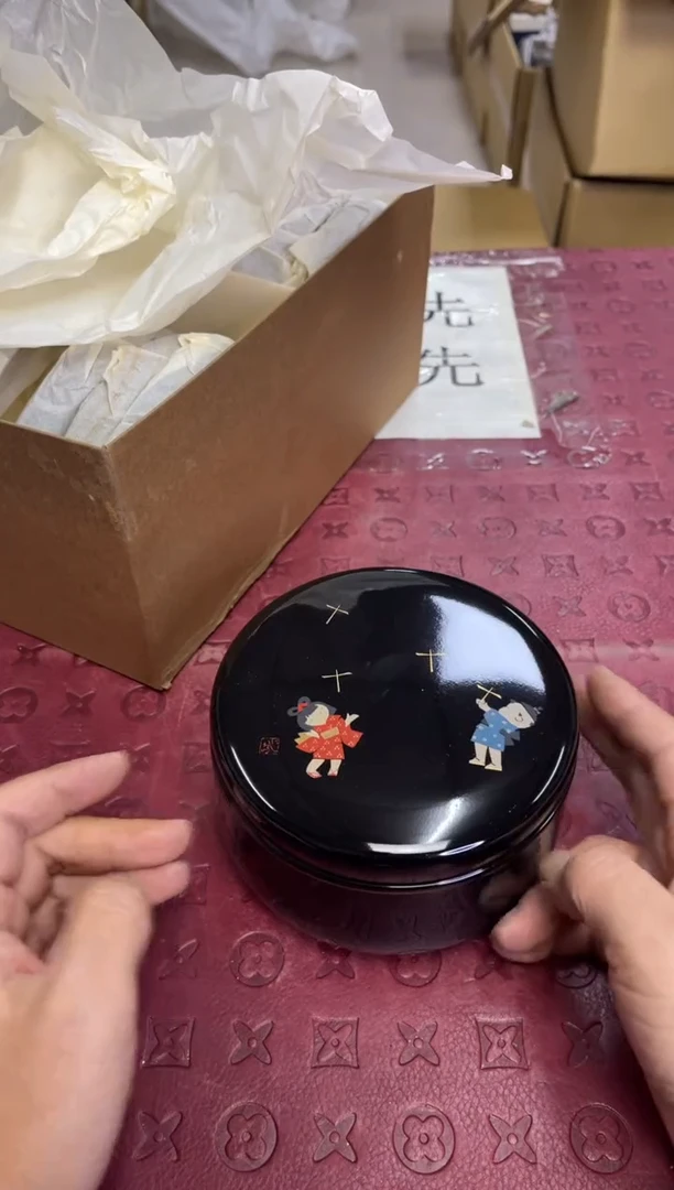 不详默认微瑕，no退no换，介意勿拍