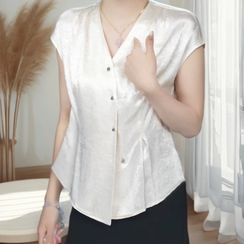 2025夏季新款缎面设计感小众时尚气质上衣女V领短袖衬衫百搭