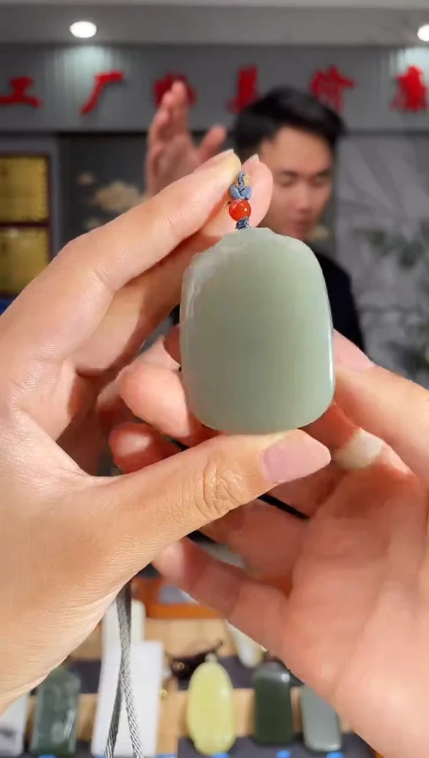 和田玉未镶嵌颈饰1