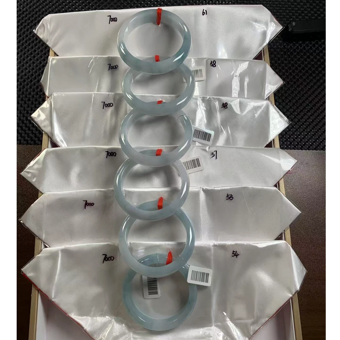 天然缅甸翡翠A货手镯多样性发货，发一件