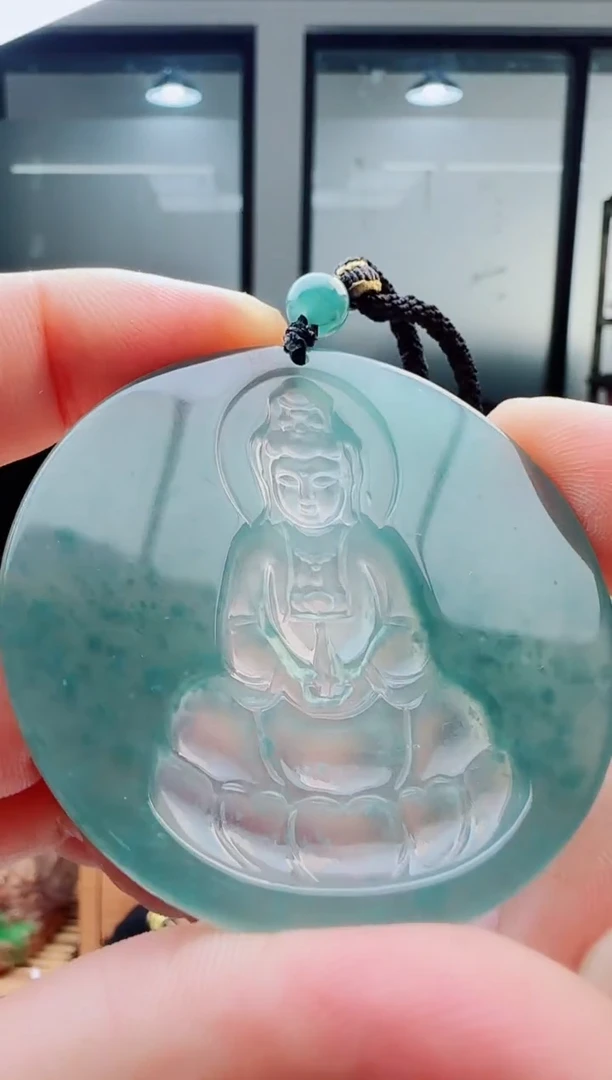 翡翠未镶嵌颈饰多样性发货其中一件