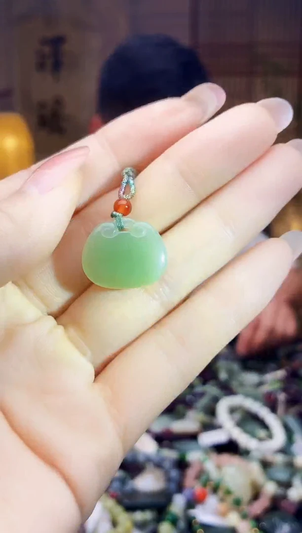 颈饰未镶嵌和田玉多样性发货，拍一发一