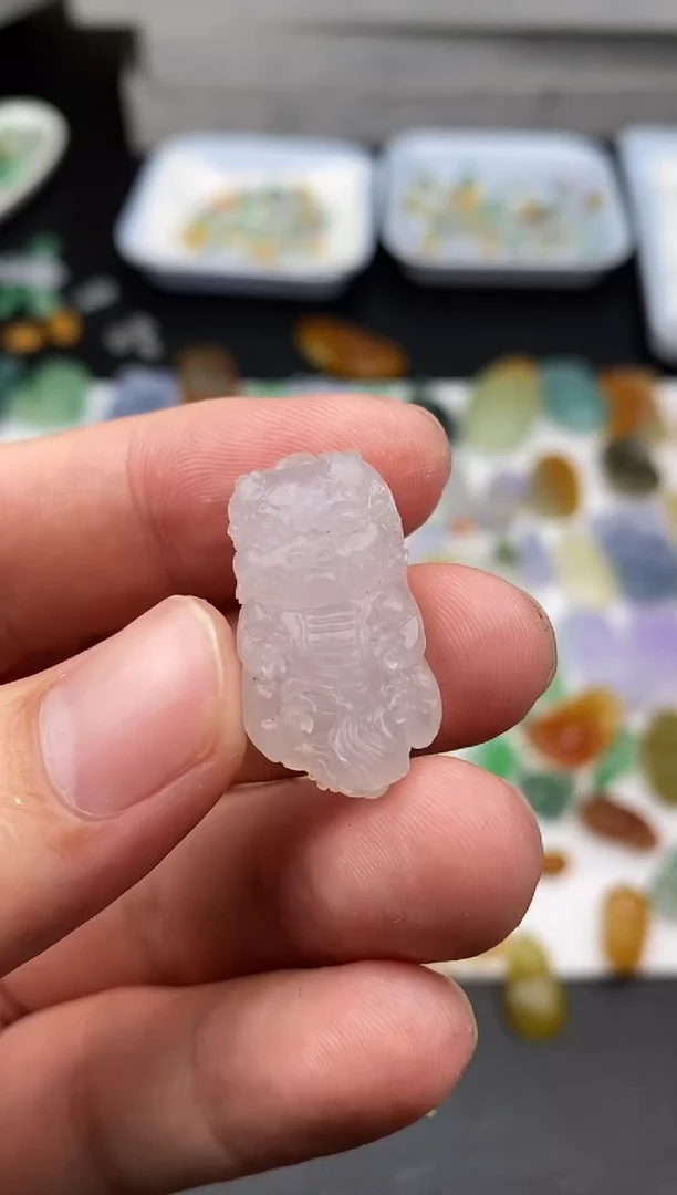 未镶嵌定制翡翠龙
