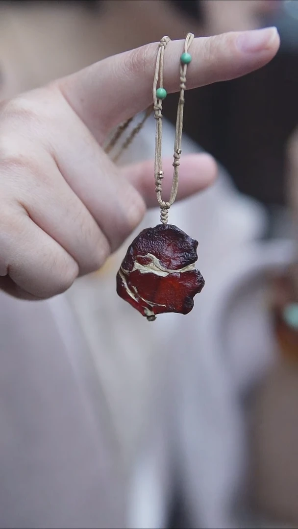 琥珀颈饰未镶嵌蜜蜡吊坠