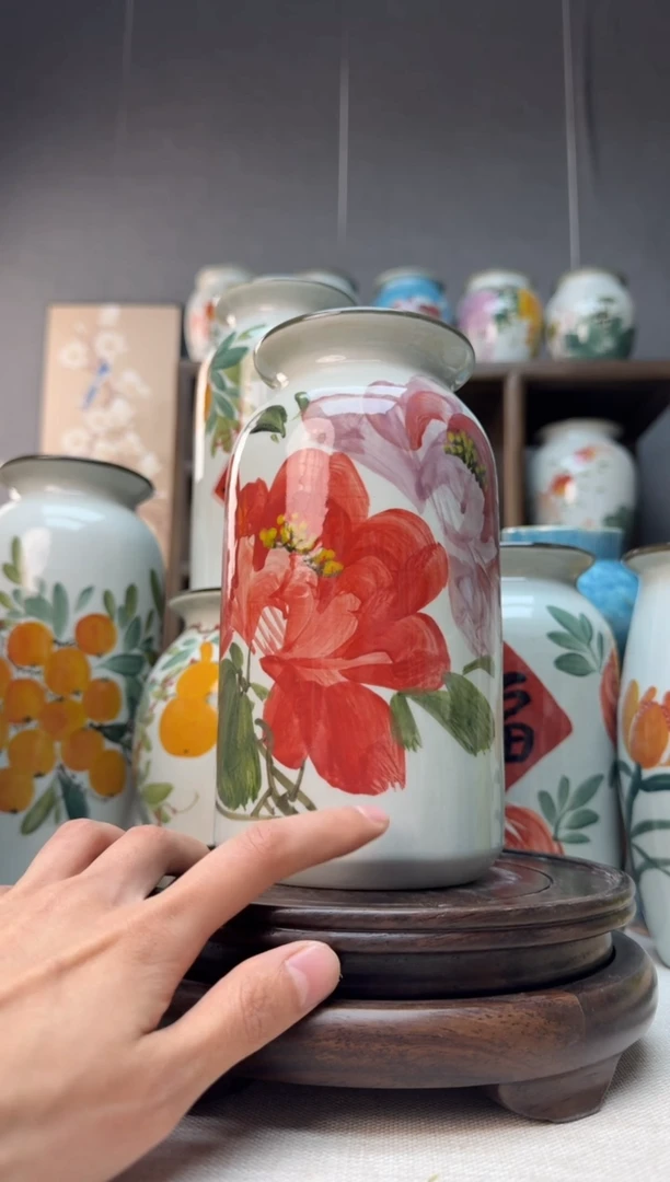 【闪购商品】瓶景德镇手绘陶瓷花瓶底部无孔高20口8左右