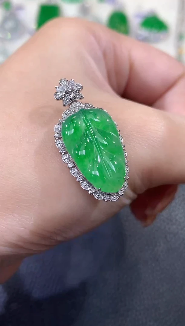 吊坠(不含链)18K金镶嵌翡翠A65