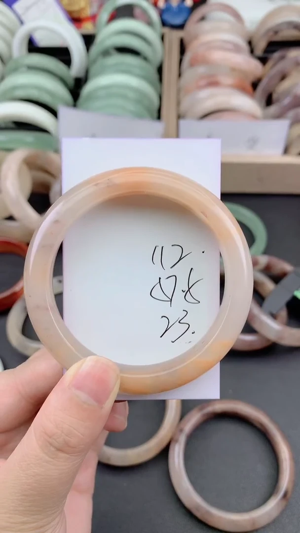 未镶嵌手镯石英质玉112