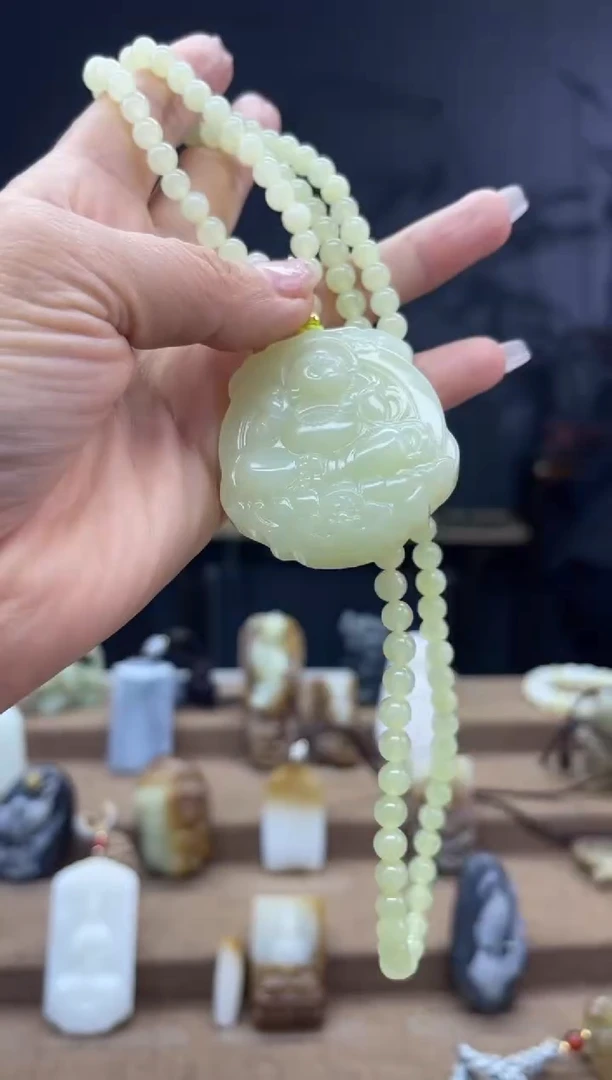 颈饰未镶嵌和田玉1