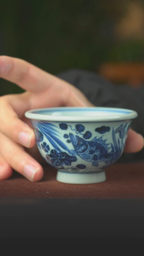 陶瓷青花鱼藻小压手杯