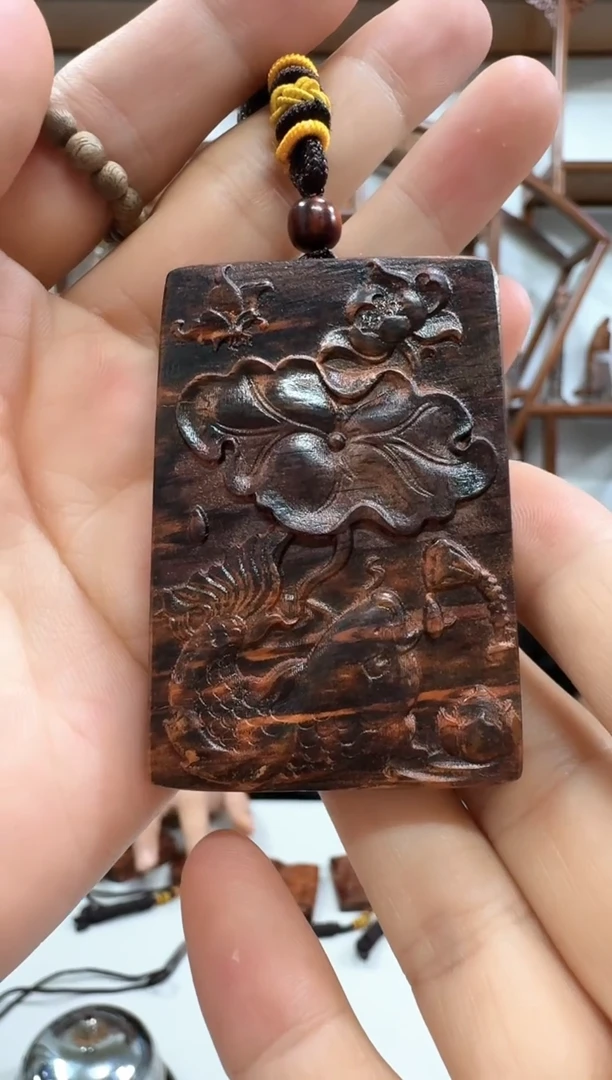 降真香无事牌尖峰岭  降真香雕刻牌吊坠  多样性发一