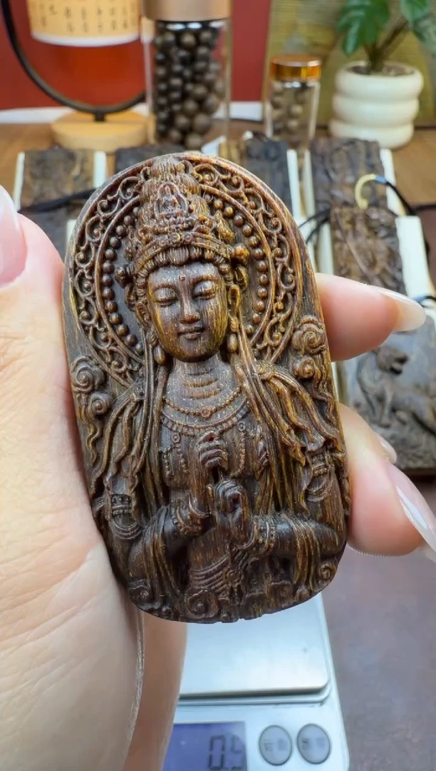 木木雕款芽庄  合十观音 7cm 送养香瓶