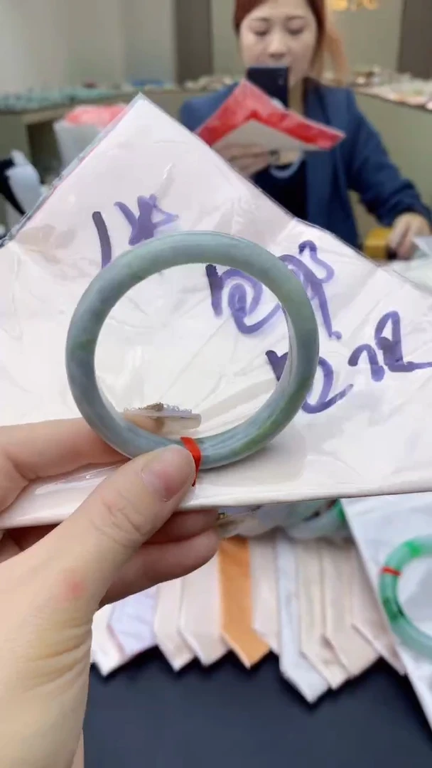 【闪购商品】翡翠手镯未镶嵌1052230074