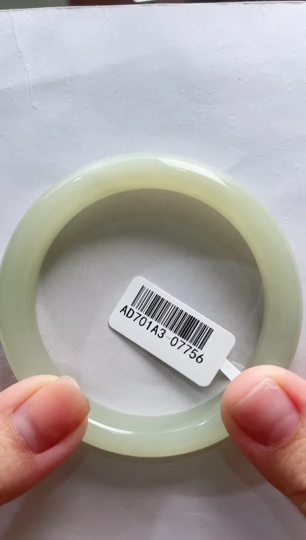 【闪购商品】和田玉手镯未镶嵌56+圈口