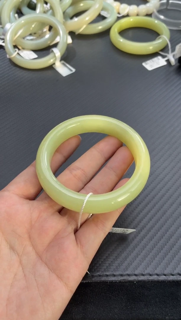 未镶嵌手镯和田玉（黄玉）若羌安徽矿老坑料手镯56+微色差