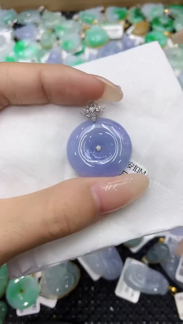 翡翠18K金镶嵌颈饰111111111111