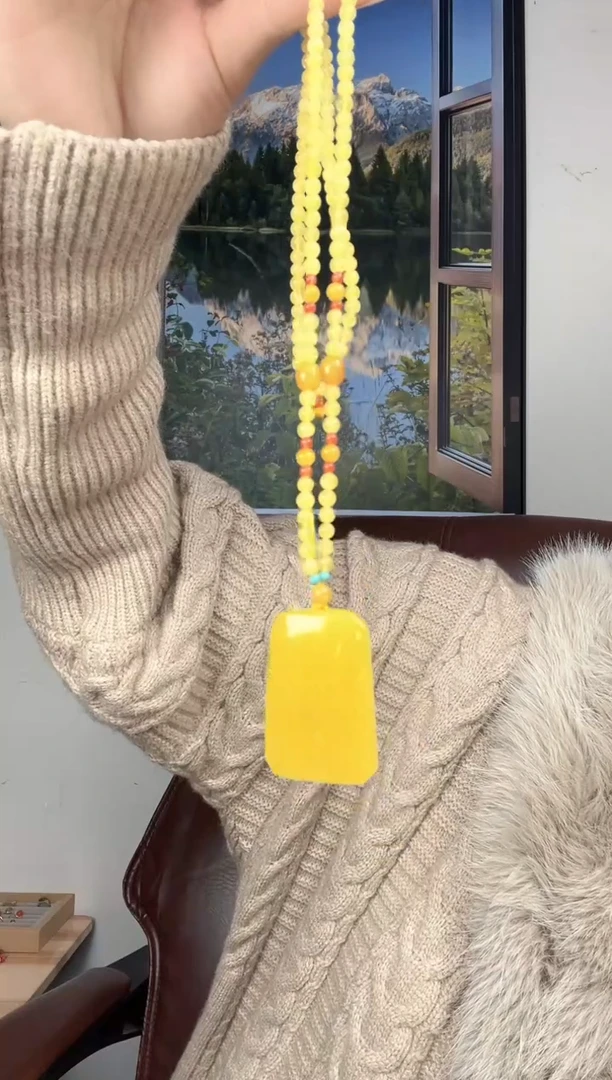 蜜蜡颈饰未镶嵌无事牌吊坠