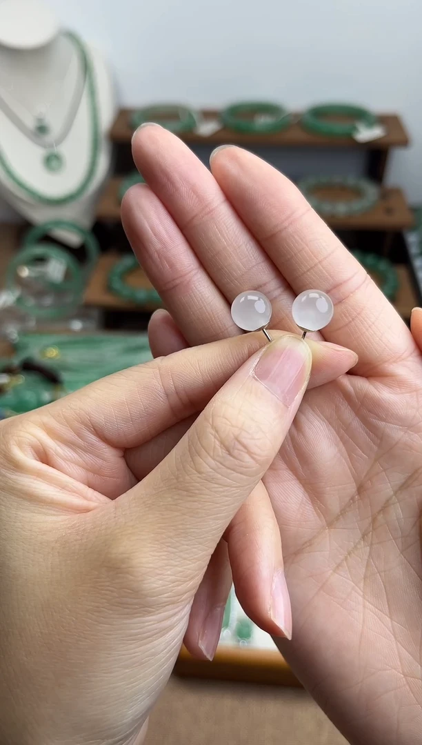 银S925镶嵌石英质玉（非洲翠）耳钉圆珠耳钉