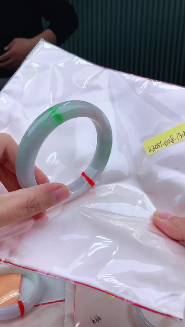 未镶嵌手镯翡翠60+