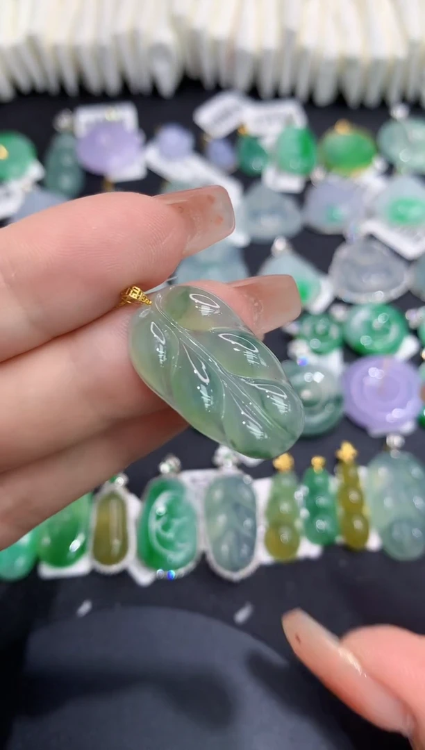 吊坠(不含链)18K金镶嵌翡翠111111111