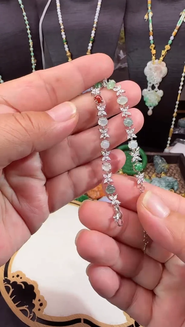 【闪购商品】翡翠颈饰未镶嵌拍照