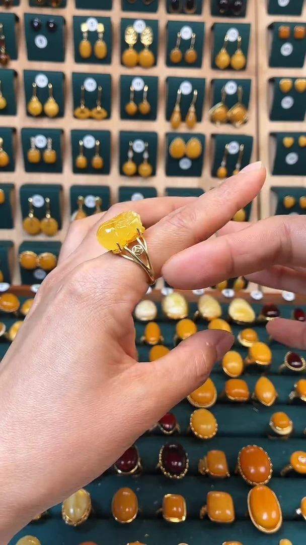 银S925镶嵌琥珀戒指精品蜜蜡貔貅戒指