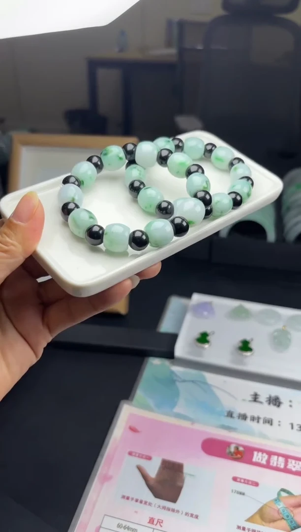 未镶嵌挂件翡翠多样性发一件R703163