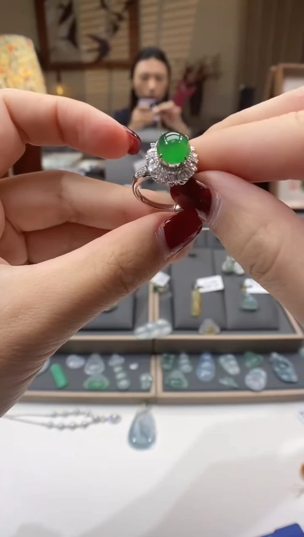 【闪购商品】翡翠戒指18K金镶嵌戒指