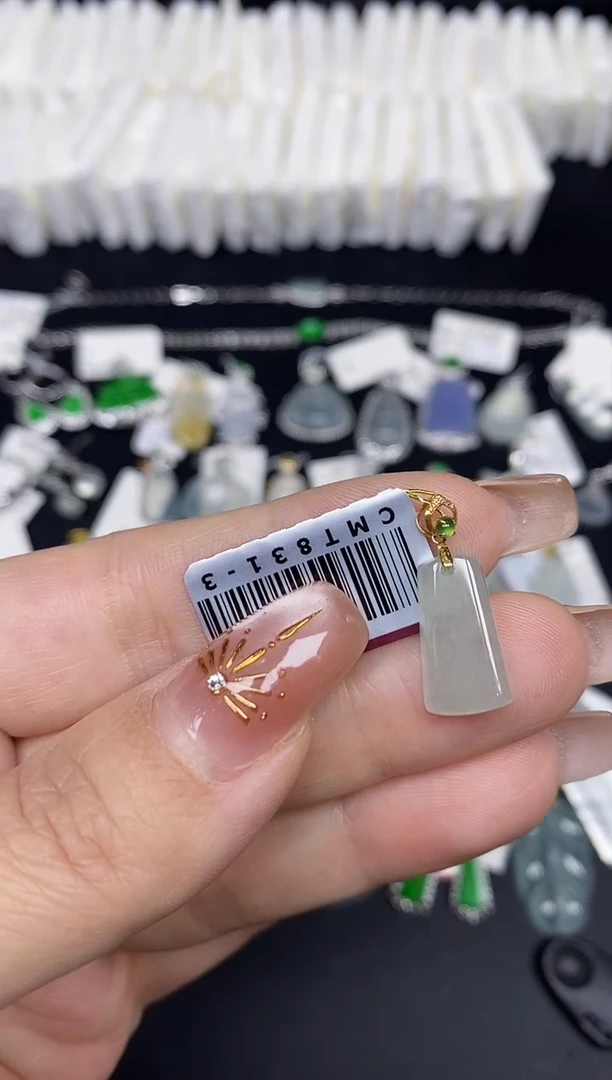 吊坠(不含链)18K金镶嵌翡翠无事牌18K金扣镶嵌@@CMT831-3