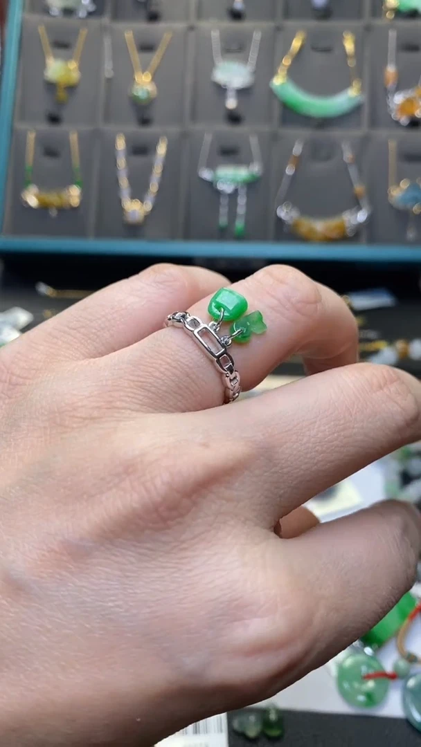 颈饰银S925镶嵌翡翠39278