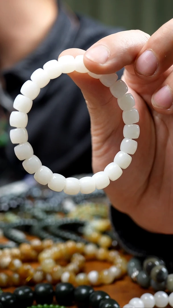 未镶嵌手链和田玉（糖玉）俄料白玉直切卡16