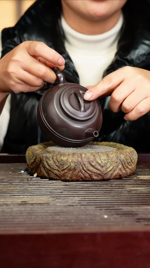 宜兴原矿紫砂壶茶壶宜兴原矿紫砂壶茶壶150C