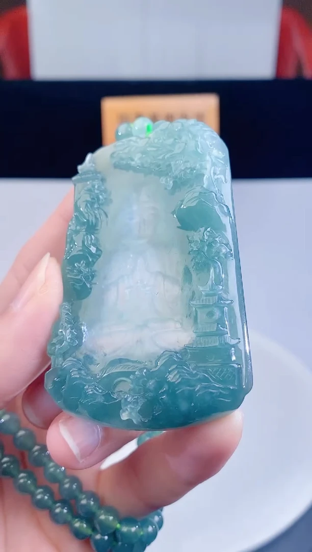 颈饰未镶嵌翡翠