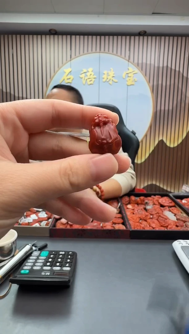 未镶嵌雕刻南红玛瑙030ZB1331产品一个