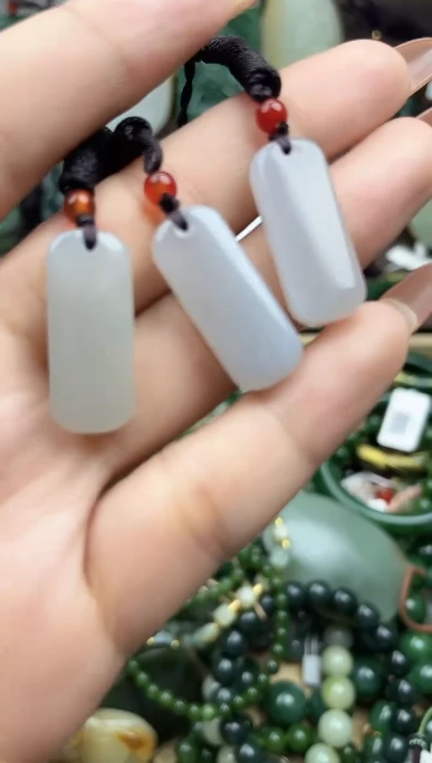 颈饰未镶嵌和田玉未镶嵌和田玉吊坠多样性拍一发一