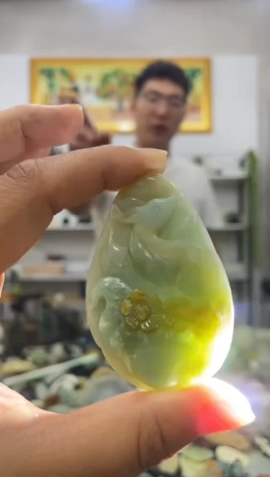 未镶嵌岫玉吊坠