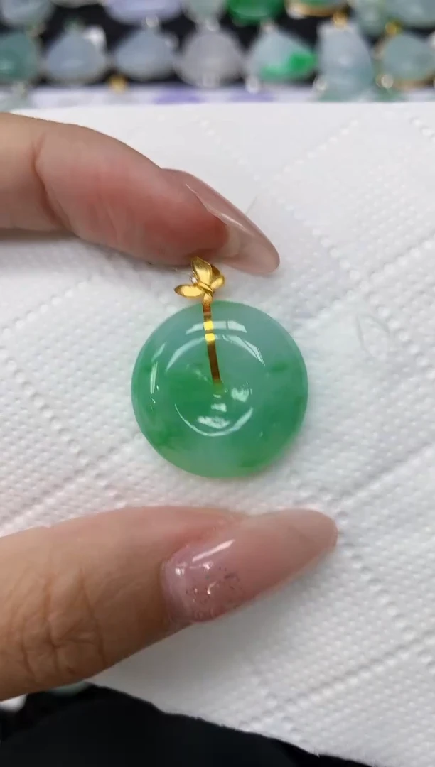 颈饰18K金镶嵌翡翠1111111111