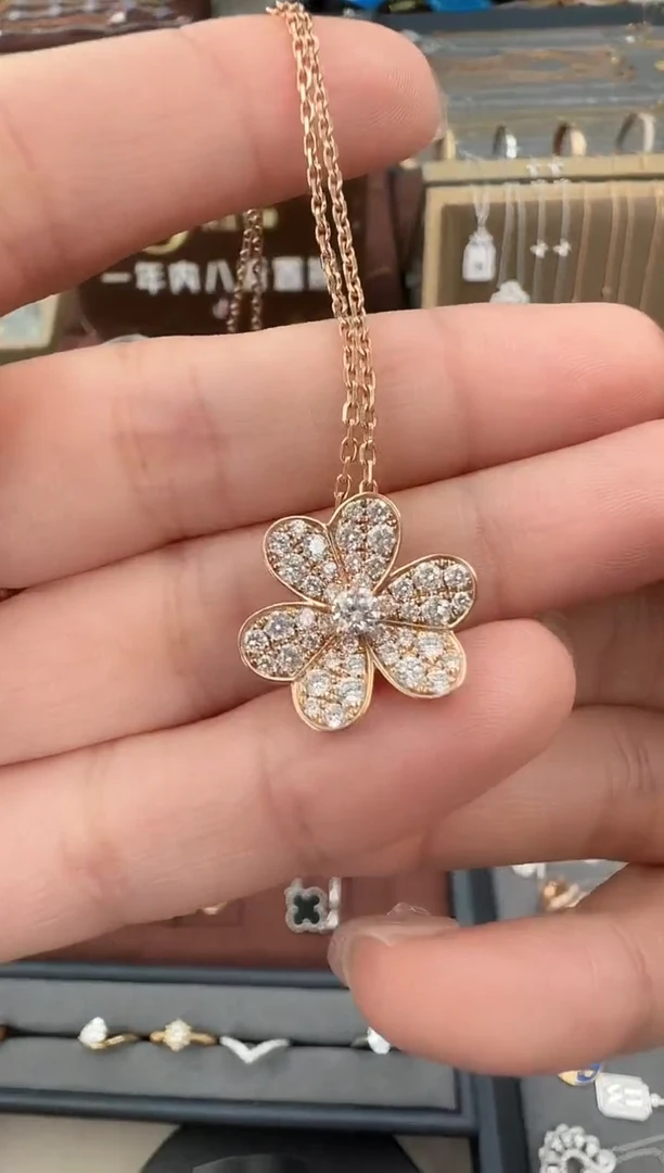 【闪购商品】钻石项链18K金镶嵌三叶草项链（5克左右）