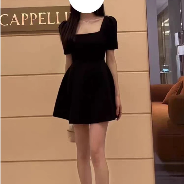 法式方领连衣裙子夏季女2025新款赫本风小个子气质收腰显瘦小黑裙